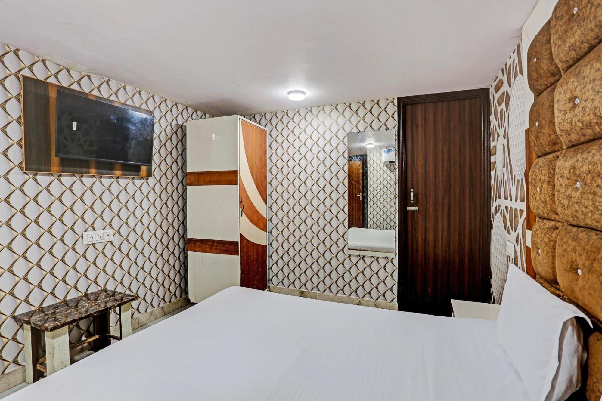 Hotel O Saffron Night Stay Амритсар Екстериор снимка