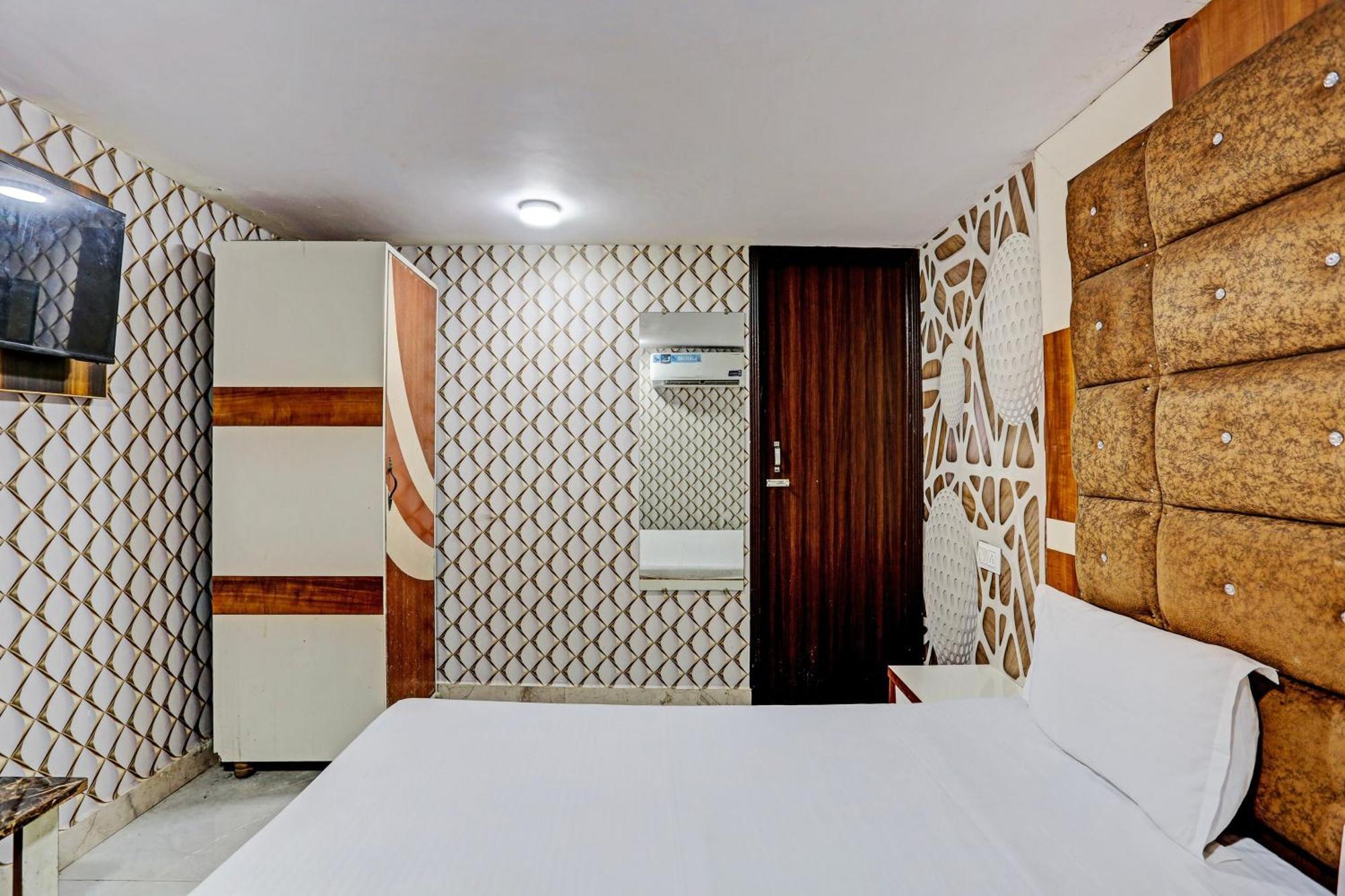Hotel O Saffron Night Stay Амритсар Екстериор снимка